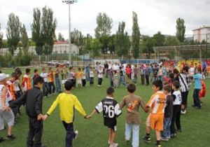Spor okuluna davullu zurnalı açılış